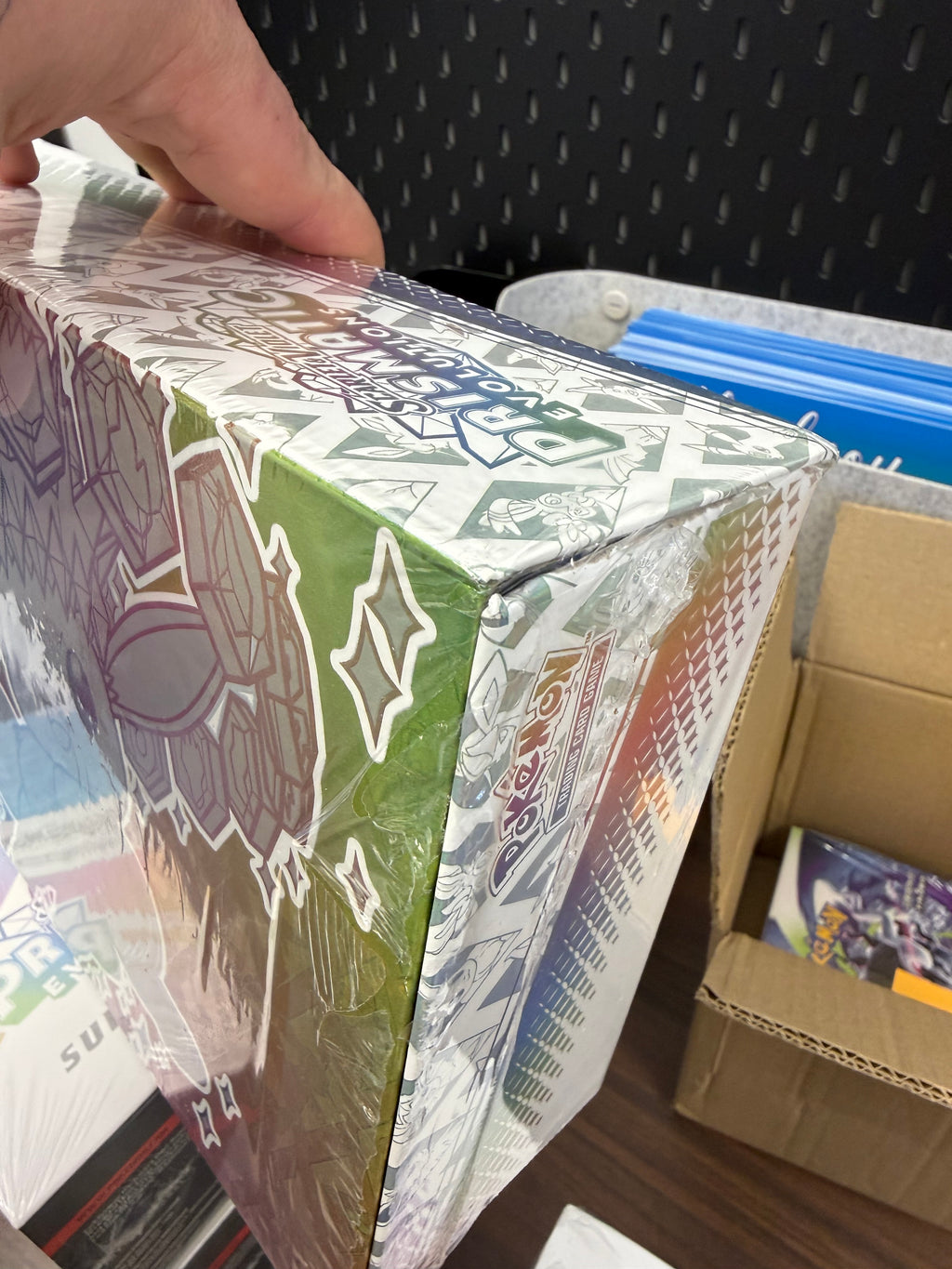(External box damage) Prismatic Evolutions Super Premium Collection